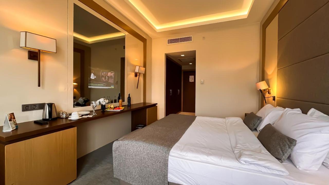 เดอะ ไซน์ ไซล์ โฮเต็ล แอนด์ สปา Hotel ซิเล ภายนอก รูปภาพ