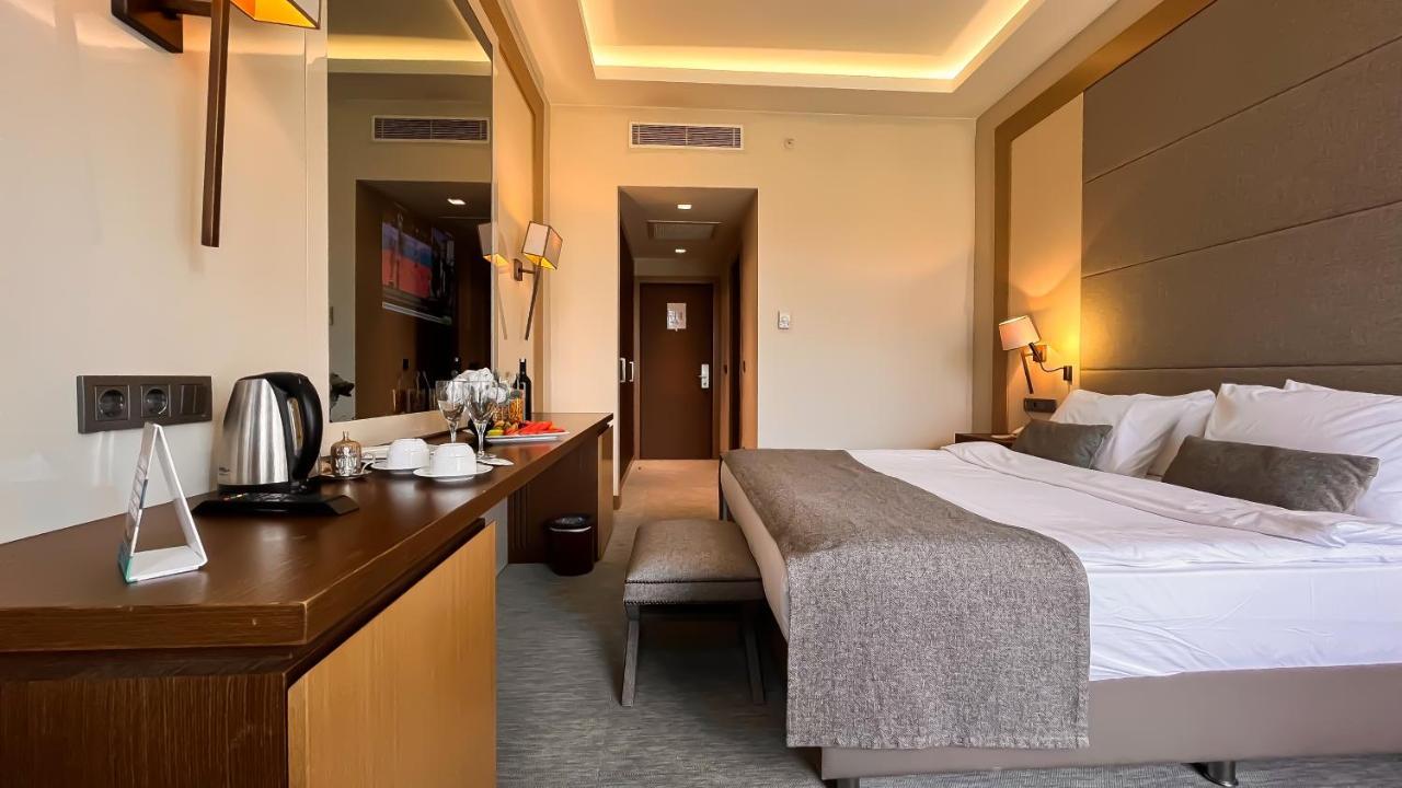เดอะ ไซน์ ไซล์ โฮเต็ล แอนด์ สปา Hotel ซิเล ภายนอก รูปภาพ