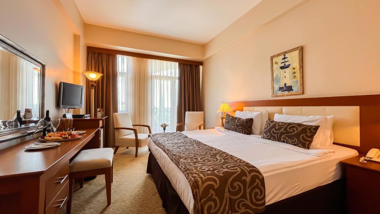 เดอะ ไซน์ ไซล์ โฮเต็ล แอนด์ สปา Hotel ซิเล ภายนอก รูปภาพ