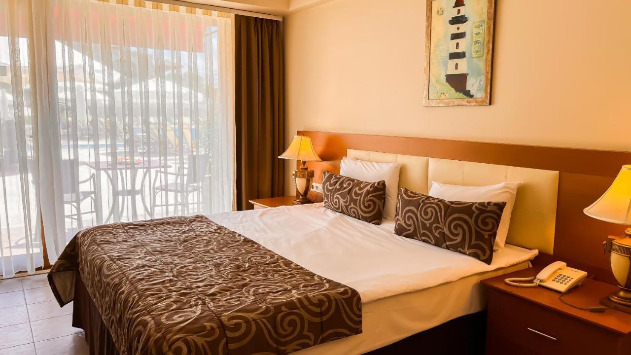 เดอะ ไซน์ ไซล์ โฮเต็ล แอนด์ สปา Hotel ซิเล ภายนอก รูปภาพ