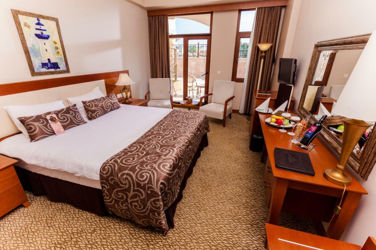 เดอะ ไซน์ ไซล์ โฮเต็ล แอนด์ สปา Hotel ซิเล ภายนอก รูปภาพ